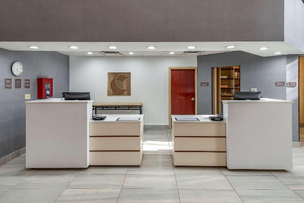 Comfort Suites image 5